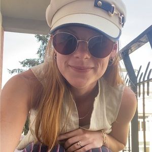 Meet your Posher, Rebecca